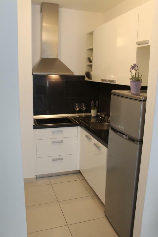 Apartman M&M Stara Novalja Exterior photo